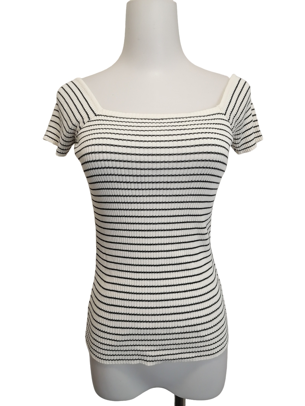 🐨🐨 Striped Square Neck Knit Top in White and Black